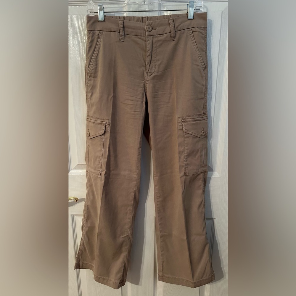 American Eagle Outfitters Women’s Khaki Cargo Pants, Wide Leg.  Size 0